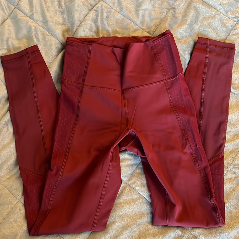 Lululemon leggings size 4 DERO